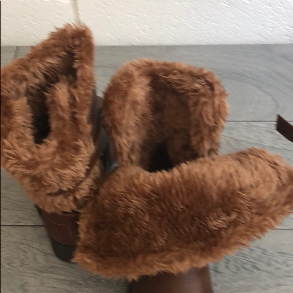 MOIST Tan Faux fur buckle ankle boot - Picture 6 of 6